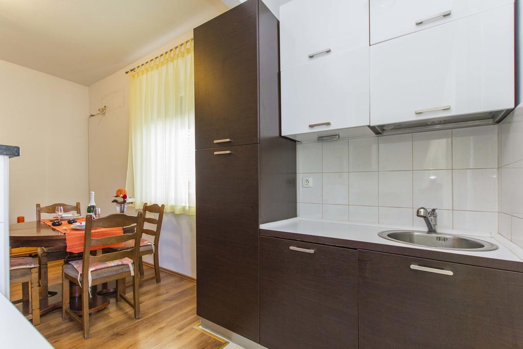 Apartment Amber Koromacno Ruang foto