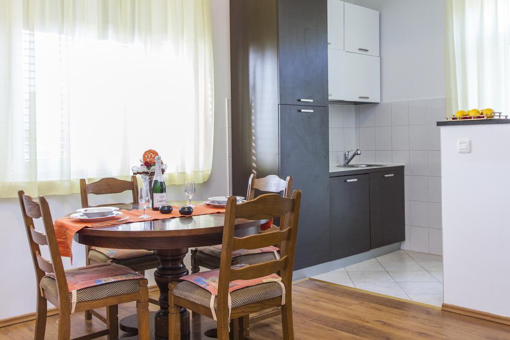 Apartment Amber Koromacno Ruang foto